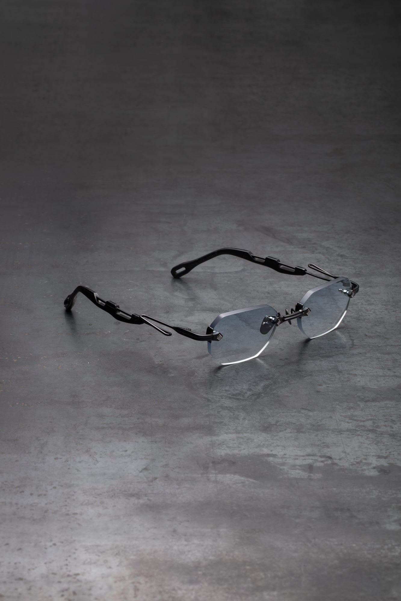 RIMLESS C33