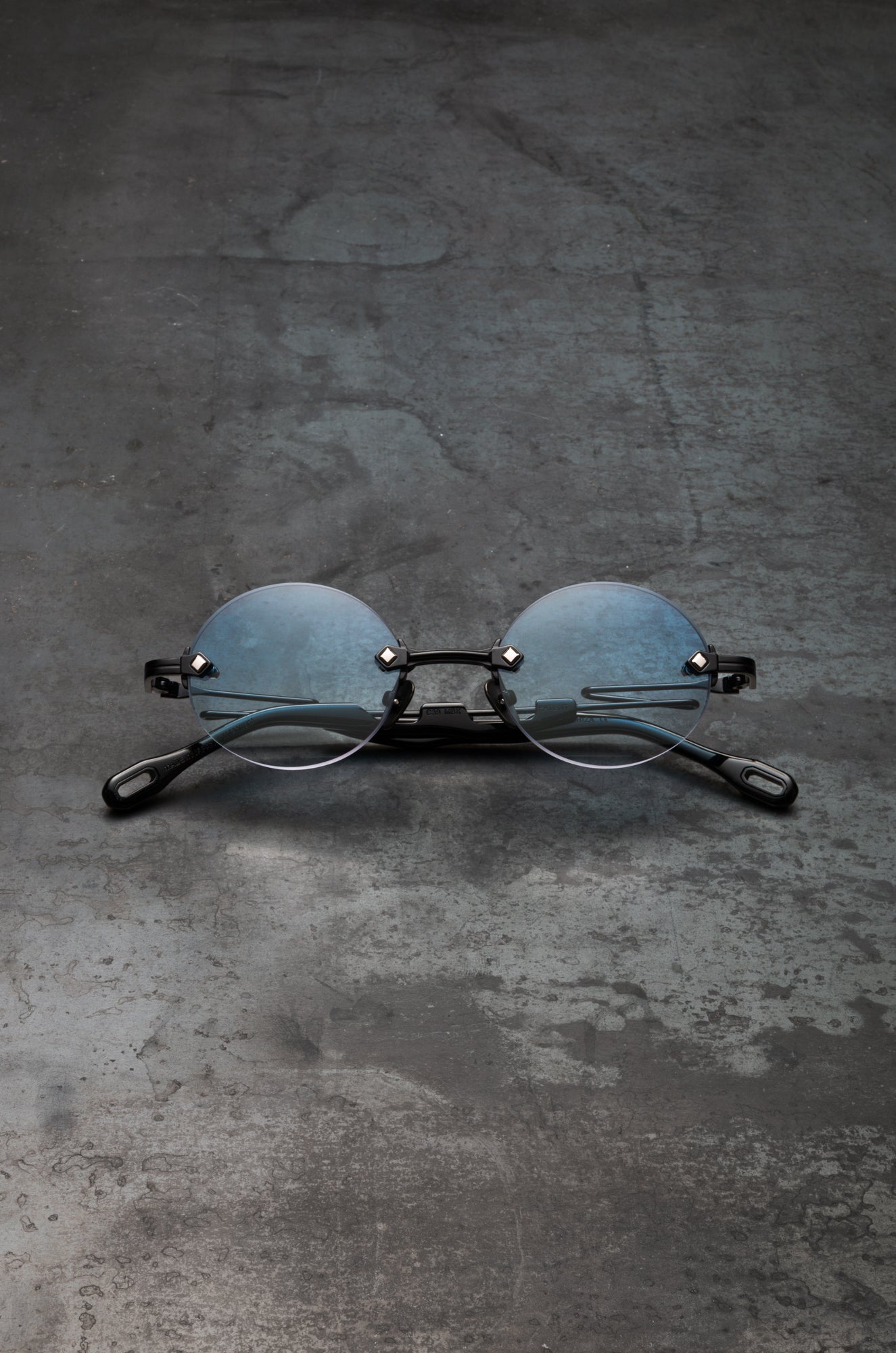 RIMLESS C39