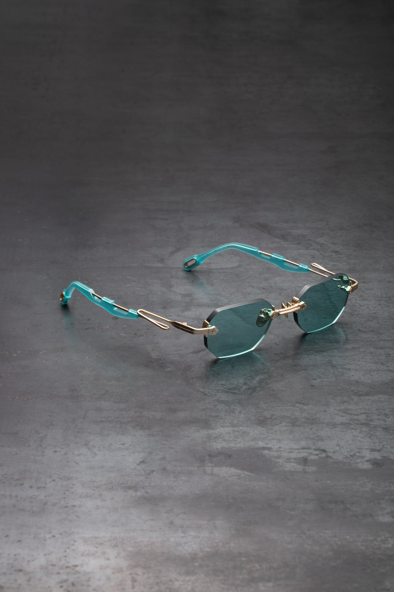 RIMLESS C33