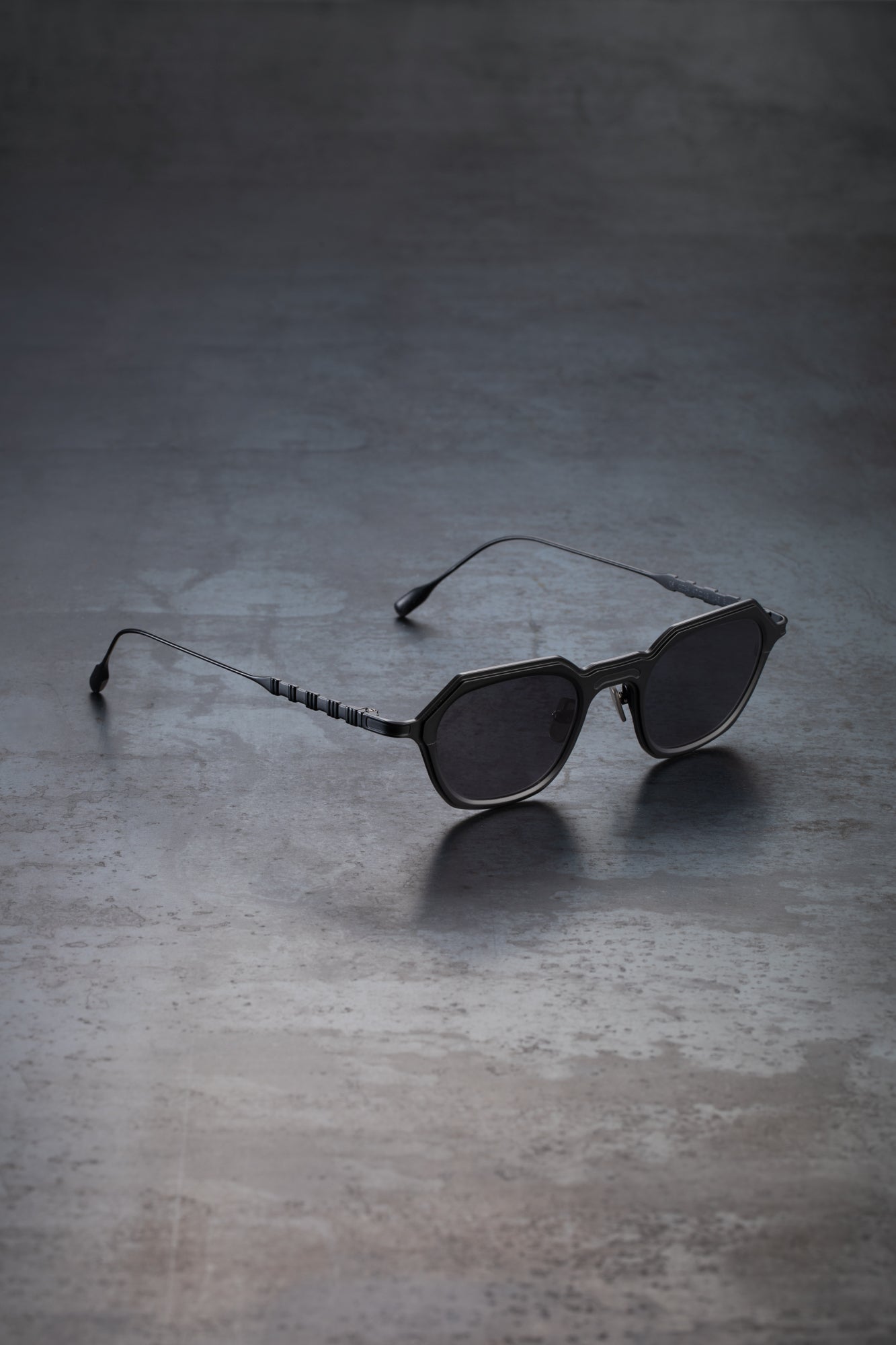 CC34 — Titanium Sunglasses | CAPOTE